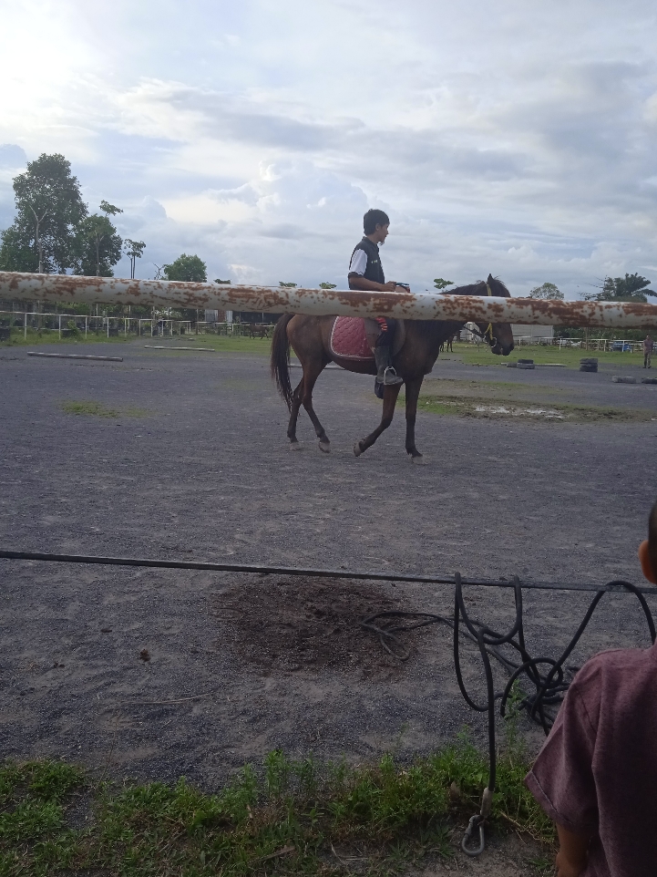 Memanah dan Berkuda